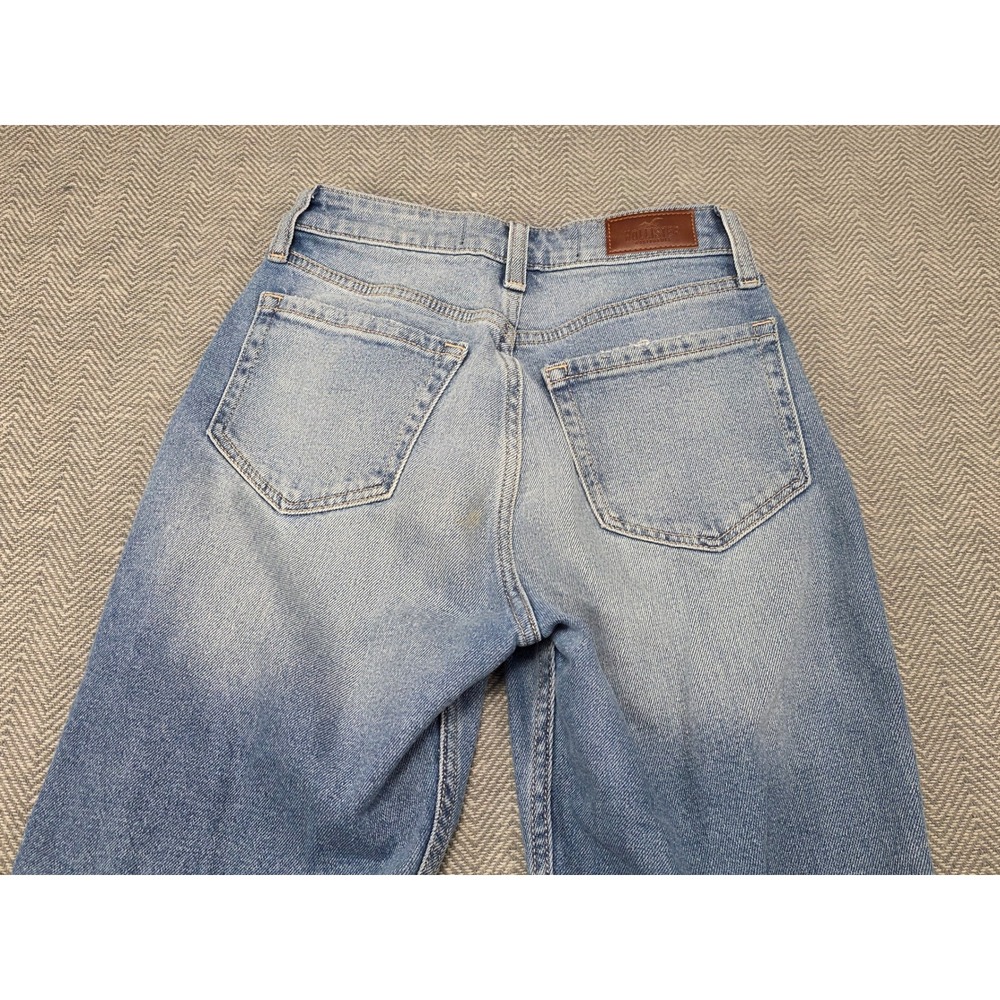 Hollister California Ultra High Rise Mom Jean W23 L27 Light Distressed Raw Hem - Picture 5 of 6
